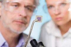 Τσιπ για συσκευή που ανιχνεύει τη χρήση ναρκωτικών στην αναπνοή