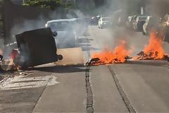 Ένταση στο ΟΑΚΑ: Κάηκε αυτοκίνητο και έγιναν συμπλοκές μεταξύ οπαδών