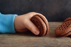 Τι να κάνετε όταν το παιδί ζητάει επίμονα γλυκό