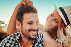 3 σημάδια που δείχνουν ότι ταιριάζεις με αυτόν που βγαίνεις