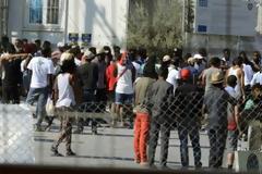 AP για τα ελληνικά νησιά: Σε οριακό σημείο ο «φραγμός» της Ευρώπης για τους πρόσφυγες