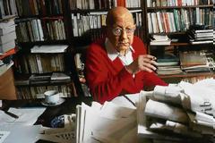 Κορνήλιος Καστοριάδης: Οι νέοι ζουν σε μία κοινωνία οπου  οι αξίες έχουν αντικατασταθεί από το βιοτικό επίπεδο