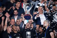 Αποθέωση για τους Κυπελλούχους του ΠΑΟΚ - Πανηγυρισμοί μέχρι τα ξημερώματα! (ΦΩΤΟ & ΒΙΝΤΕΟ)