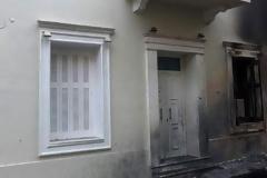 Επεισόδια στα Εξάρχεια - Ζημιές σε οχήματα έξω από την οικία Φλαμπουράρη