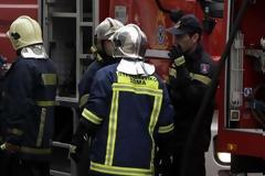 Τουρίστρια έπεσε και χτύπησε στο κεφάλι - Την απεγκλώβισαν πυροσβέστες