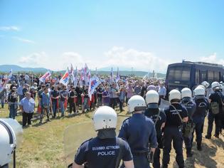 Φωτογραφία για Μαζική και μαχητική η κινητοποίηση στη Βάση του AKTIOY (ΦΩΤΟ)