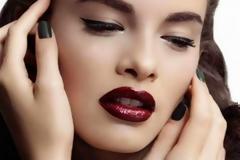 Βρείτε την απόχρωση του κραγιόν που σας ταιριάζει!