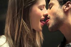 Γιατί οι άνθρωποι φιλιούνται με τη γλώσσα