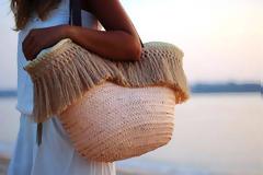 5 πράγματα που πρέπει να έχει μαζί της κάθε γυναίκα… στις διακοπές της στο νησί!