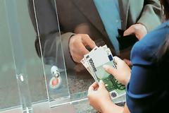 Συντάξεις: Μειώσεις ως και 350 ευρώ – Αναλυτικοί πίνακες με τα νέα ποσά