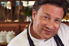 Η κατρακύλα του Τζέιμι Ολιβερ -Δεν ανήκει πλέον στους πλούσιους, χρωστά 70 εκατ.