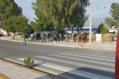 Πάτρα: Άγριο ξύλο μεταξύ ομάδων μεταναστών – Ένας τραυματίας [photos+video]