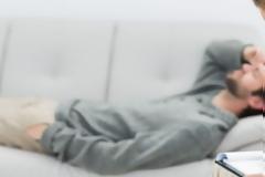 Υπνοθεραπεία: Σε ποια προβλήματα μπορεί να μας βοηθήσει;