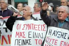 Συγκέντρωση συνταξιούχων στο κέντρο της Χαλκίδας ενάντια στις περικοπές!