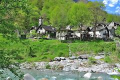 Foroglio, ένα μικροσκοπικό πέτρινο χωριό