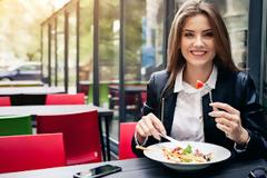 Οι 10 συμβουλές που πρέπει να ακολουθήσεις για να πετύχει η δίαιτά σου