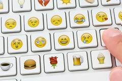 Στο Βόλο η πρώτη καταδίκη για χαμογελαστό emoticon στο Facebook