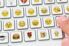 Βόλος: Έστειλε ένα χαμογελαστό emoticon στο Facebook και πήγε φυλακή - Δείτε γιατί...