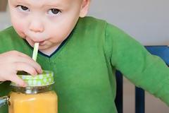 4 εύκολοι τρόποι να κάνετε τα σνακς των παιδιών πιο υγιεινά