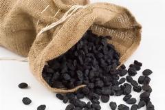 Μαύρη σταφίδα: Όλα τα θρεπτικά οφέλη της για την υγεία μας!