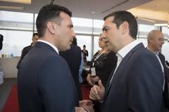 Σκοπιανό «ώρα μηδέν»: Κρίσιμη συνάντηση Τσίπρα - Ζάεφ στη Σόφια