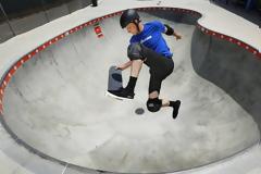 Επικό βίντεο: Δεν θα πιστεύεις τι κάνει και ας είναι πλέον 50 ετών