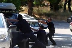 Σκηνές Far West τη νύχτα στα Λιόσια – Αθίγγανοι πυροβόλησαν κατά αστυνομικών της ΟΠΚΕ