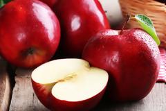 Το μήλο, εκτός από το γιατρό, κάνει πέρα και τις ρυτίδες!