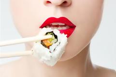 Η ποικιλία στο φαγητό αδυνατίζει