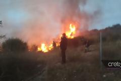 Συναγερμός στην Πυροσβεστική λόγω φωτιάς στον καταυλισμό των Ρομά