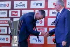 Υποκλίθηκε στον Ομπράντοβιτς ο Γιασικεβίτσιους