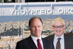 ΜΕ ΦΟΡΟΛΟΓΙΚΑ ΘΕΜΑΤΑ ΑΡΧΙΖΟΥΝ ΣΗΜΕΡΑ ΟΙ ΕΠΑΦΕΣ ΤΗΣ ΚΥΒΕΡΝΗΣΗΣ ΜΕ ΤΟΥΣ ΘΕΣΜΟΥΣ