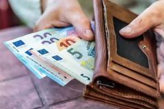 Συντάξεις στη… λαιμητόμο: Μειώσεις - «φωτιά» έως και 18% το 2019