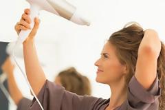 Οδηγίες για επαγγελματικό στέγνωμα των μαλλιών στο σπίτι