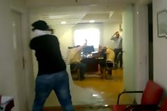 Συνελήφθη 19χρονος για την εισβολή του Ρουβίκωνα στο συμβολαιογραφείο