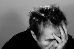 Οι φτωχοί κινδυνεύουν περισσότερο από άνοια