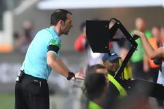 Το VAR θα λύσει ή θα δημιουργήσει προβλήματα στη Super League;