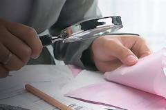 Μπαράζ ελέγχων από την εφορία - Ποιοι μπαίνουν στο στόχαστρο