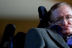 Ταξιδιώτες από... το μέλλον στην κηδεία του Χόκινγκ