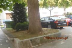 Του πήραν τις πινακίδες για στάθμευση σε ΑΜΕΑ στα Τρίκαλα [photos]