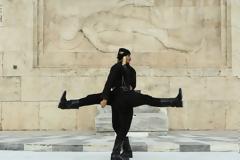 ΔΕΟΣ και συγκίνηση! Σείστηκε η γη στην σημερινή αλλαγή φρουράς με του Πόντιους Εύζωνες στο Σύνταγμα - [video]