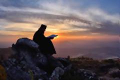 10669 - Το ανθρώπινο χώμα του Αγίου Όρους. Ο Άγνωστος μοναχός - στρατιώτης του Θεού