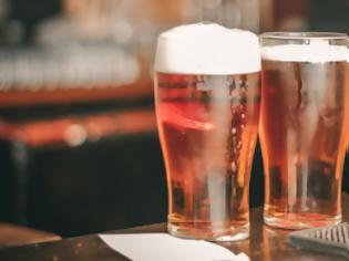 Φωτογραφία για Η μπίρα δεν μπορεί να διαφημίζεται ως «ωφέλιμη» για την υγεία, έκρινε το γερμανικό Ομοσπονδιακό Δικαστήριο