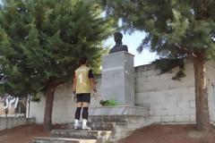 Έκλεψαν την προτομή του Γιώργου Μητσιμπόνα από το γήπεδο του Τυρνάβου