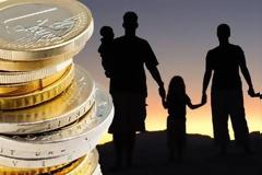 Επίδομα 70 ως 210 ευρώ τον μήνα σε 500.000 οικογένειες – Οι δικαιούχοι και τα δικαιολογητικά