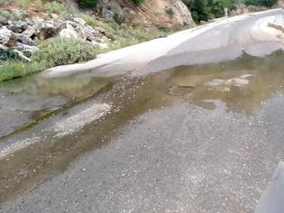 Φωτογραφία για Πάνω από δύο μήνες τρέχει στο δρόμο πόσιμο νερό από το δίκτυο ύδρευσης του ΑΡΧΟΝΤΟΧΩΡΙΟΥ