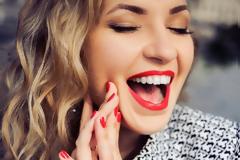 6 τρικς που θα κάνουν το contouring να δείχνει πιο φυσικό