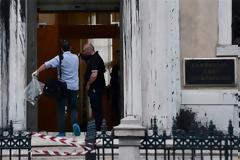 Δικαστές ΣτΕ για Ρουβίκωνα: «Η ωμή βία παραπέμπει σε πρωτόγονες κοινωνίες»