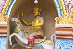 Η αστεία απάντηση Ινδού δημοσίου υπαλλήλου που δεν πατά στη δουλειά!