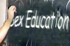 Υποχρεωτική ένταξη της σεξουαλικής αγωγής στο ελληνικό εκπαιδευτικό σύστημα ζητούν 42 βουλευτές του ΣΥΡΙΖΑ